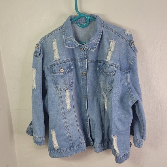 Light Wash Jean Jacket Women 3XL Ripped Detail Button Up - Picture 6 of 10